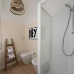 12 Living Apartment *